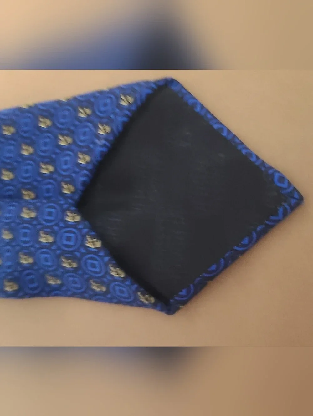 Versace V2 Rare Vintage Tie 100% Silk Designer V2 Logo Blue Geometric Italy